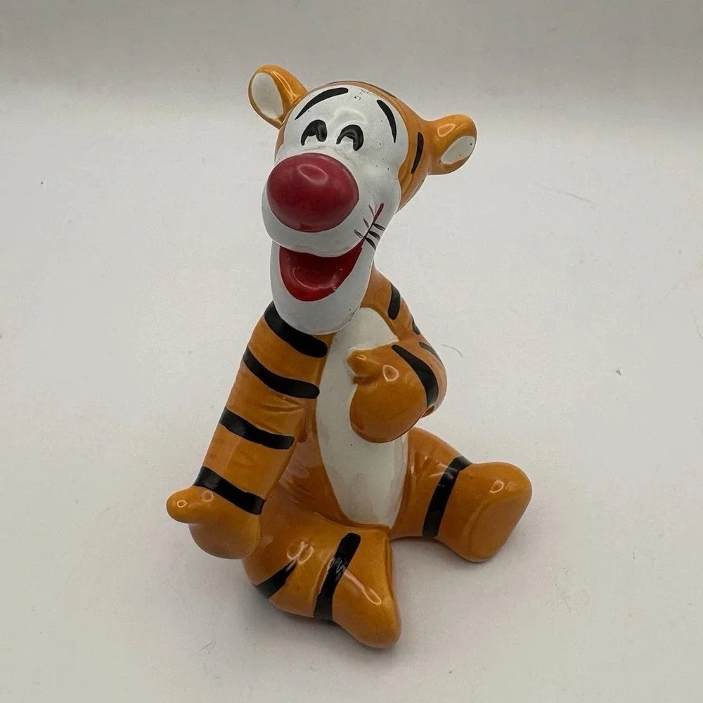 Vintage Disney Japan Winnie the Pooh Tigger 4" Ceramic Figure - Picture 1 of 3